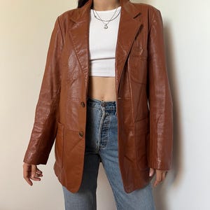 Vintage Light Brown Leather Blazer / Size Medium / Unisex Oversized Fit  Button-Up Coat with Pockets – Soft Genuine Leather Officecore Style