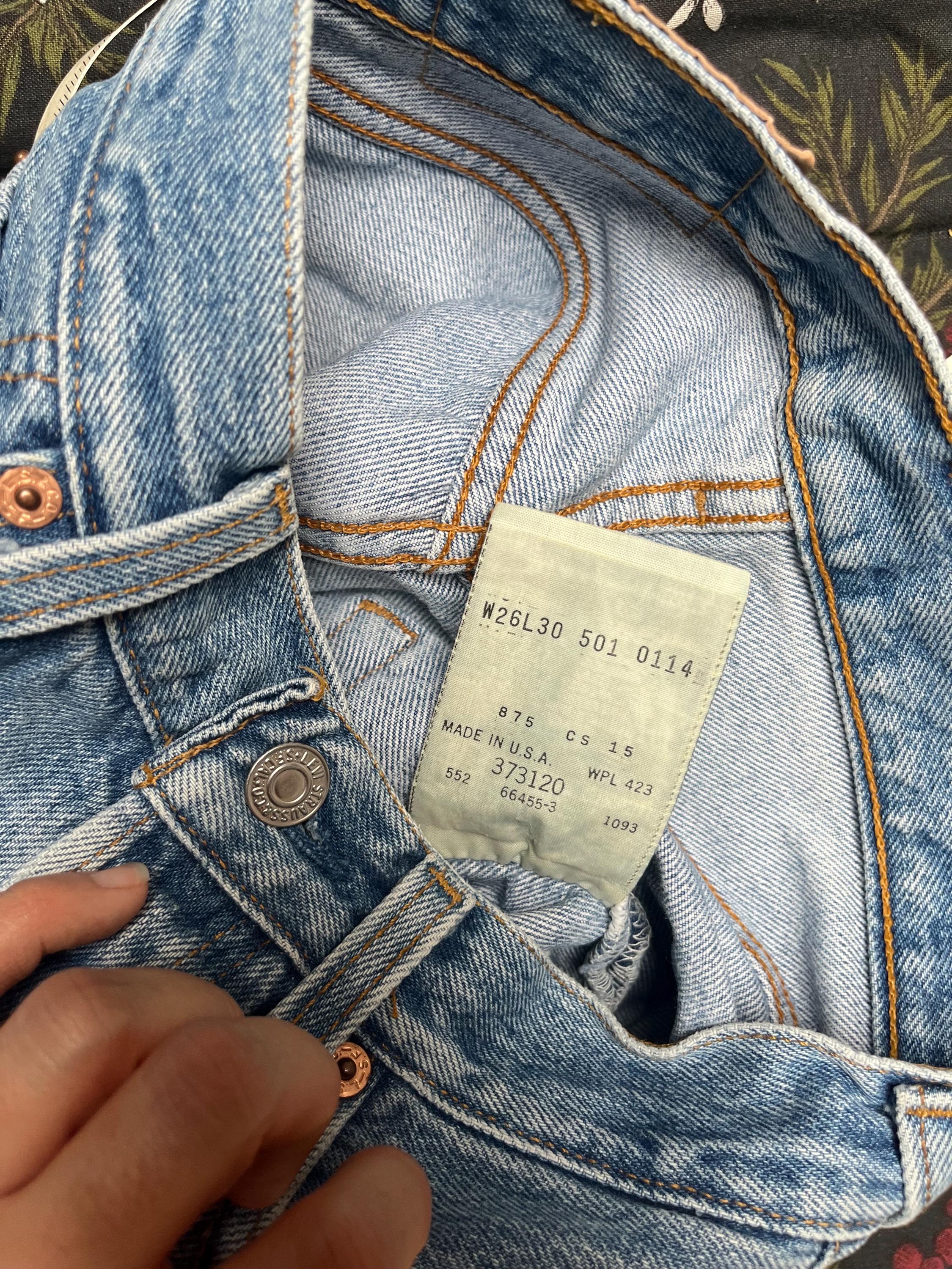 Levi's 501 Vintage W24 L30 Medium Wash Levis / Made in USA Women