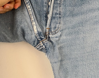 Levi's 501 Vintage W24 L30 Medium Wash Levis / Made in USA Women