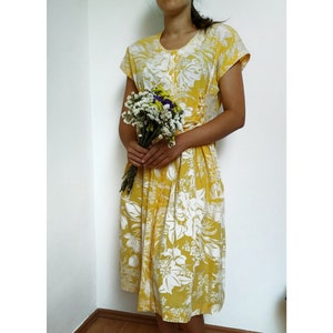 Vintage Cotton Summer Dress  / Size M-L / Yellow Flower print dress / Boho summer dress, Floral pattern, button down