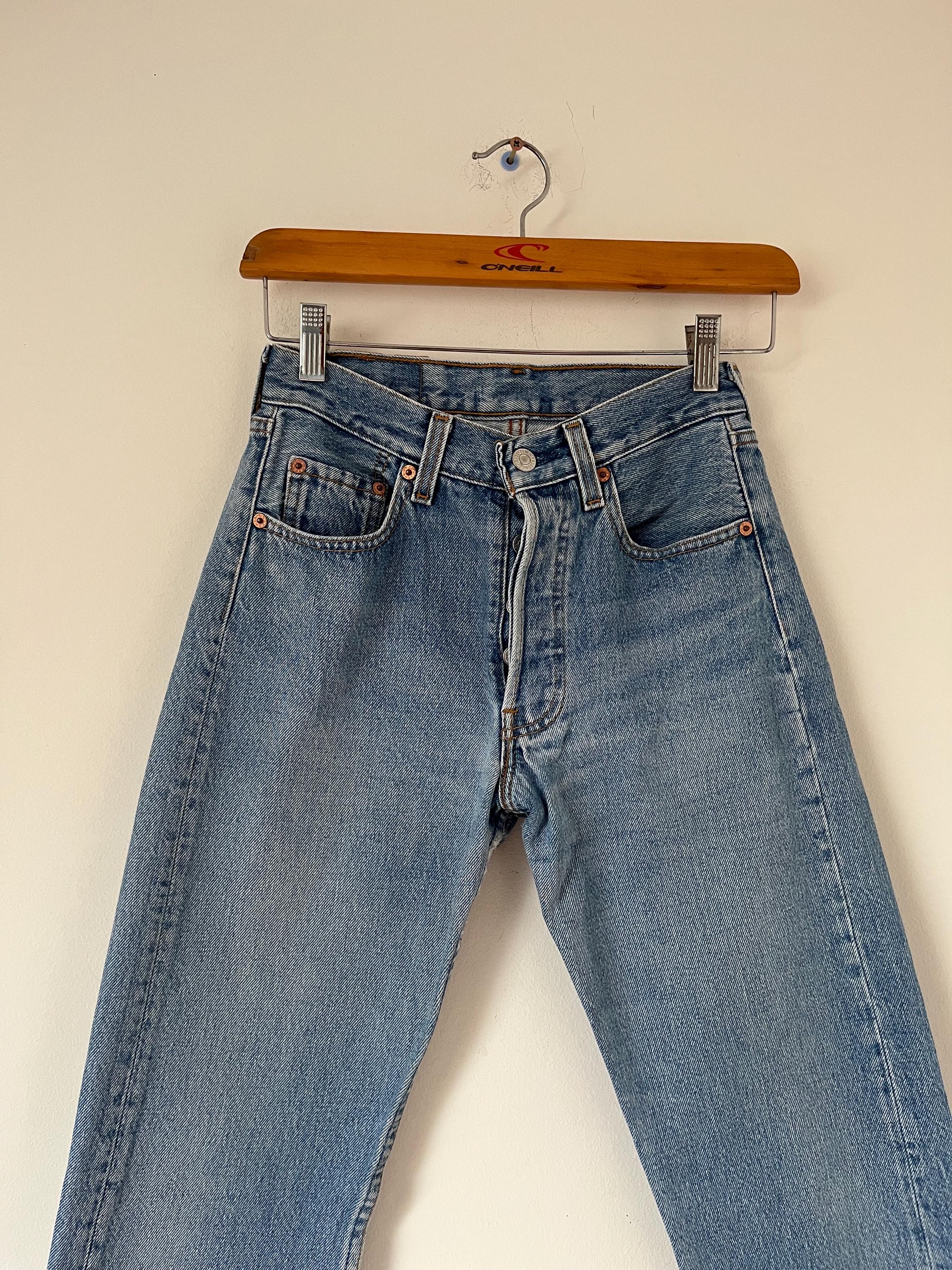 Levi's 501 Vintage W24 L30 Medium Wash Levis / Made in USA Women