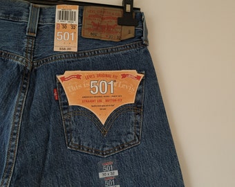 Levis 501 Y2K W30 L32 / Dark Wash Straight Leg New with tags Deadstock