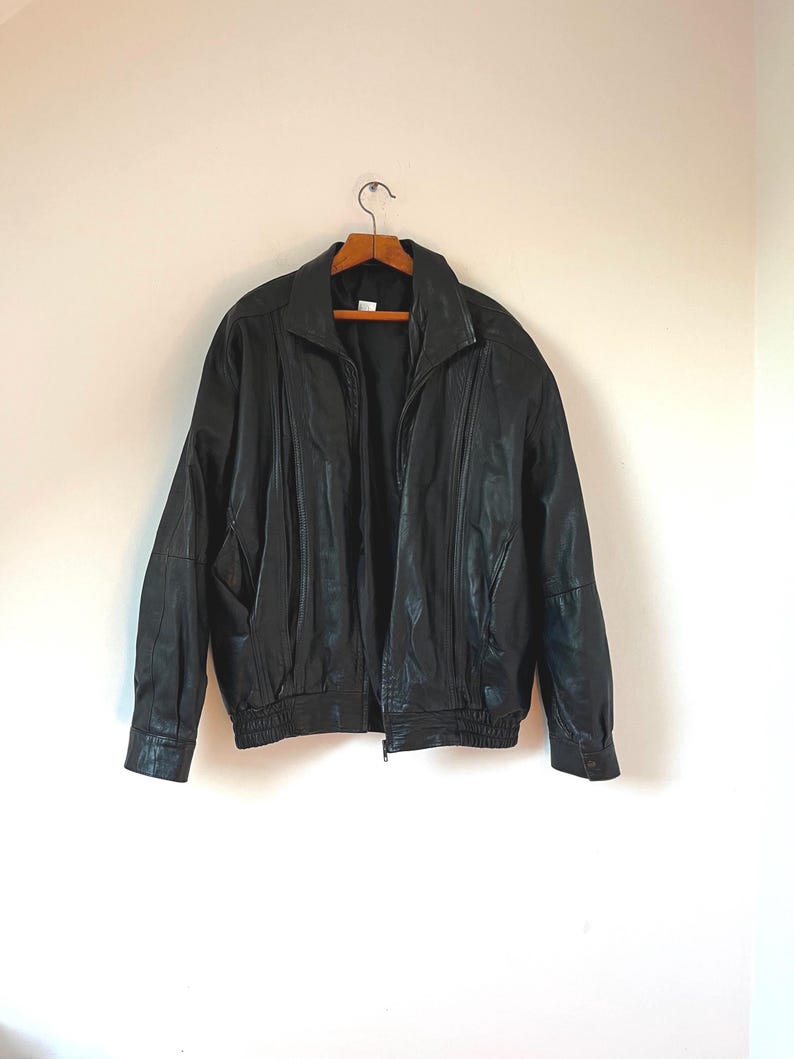 Vintage 90er Jahre Herren schwarze Lederjacke XL - Übergroßer Echtleder Reißverschlussmantel - Retro minimalistische Streetwear-Oberbekleidung Bild 5
