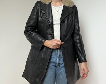 Vintage 70s/80s Real Leather Coat with Fur Collar - Size Small - Black Fitted Longline Jacket - Classic Retro Glam Style