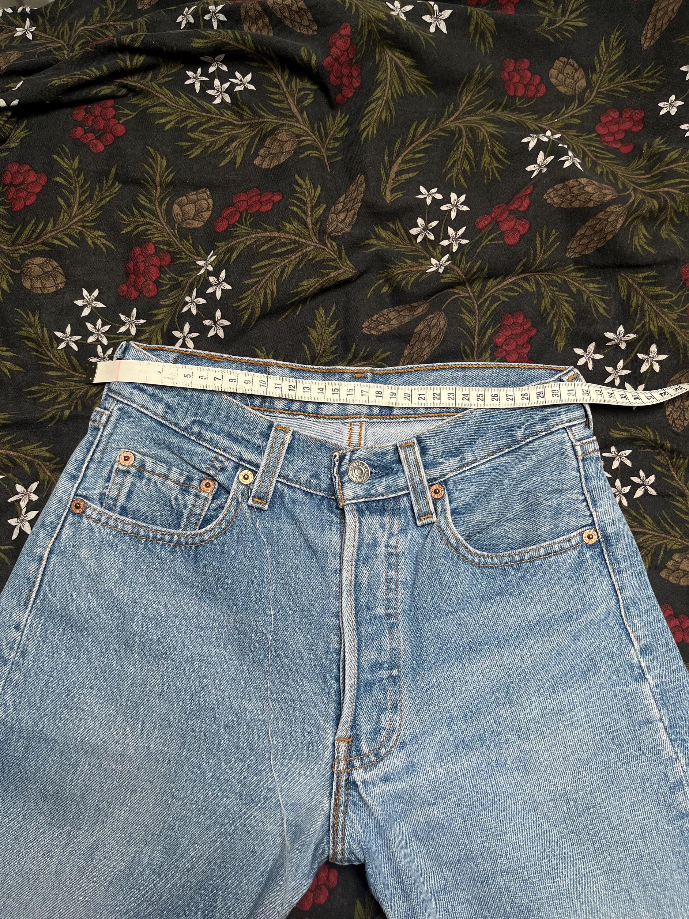 Levi's 501 Vintage W24 L30 Medium Wash Levis / Made in USA Women