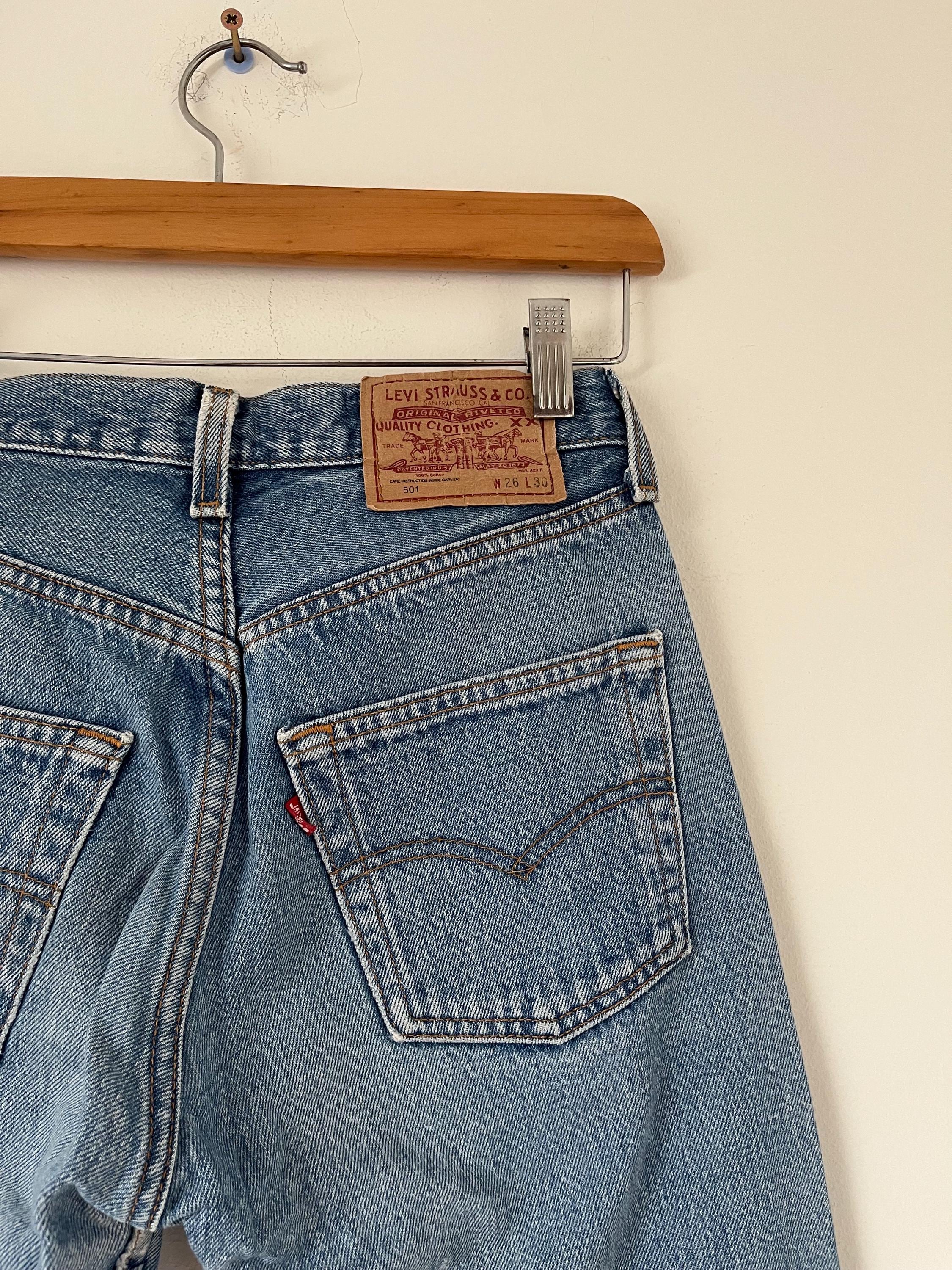 Levi's 501 Vintage W24 L30 Medium Wash Levis / Made in USA Women