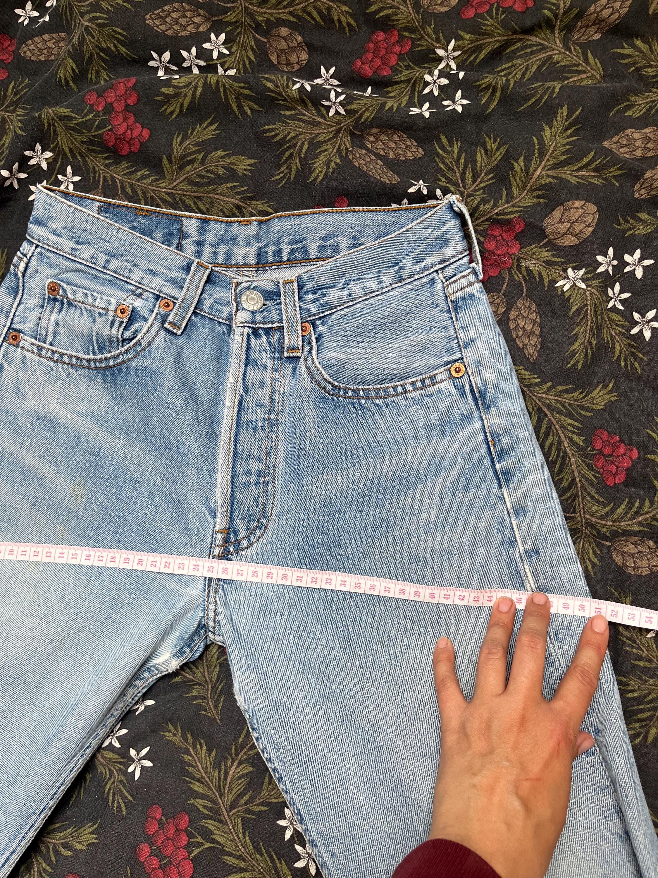 Levi's 501 Vintage W24 L30 / 90s Light Blue Wash Jeans / Straigh