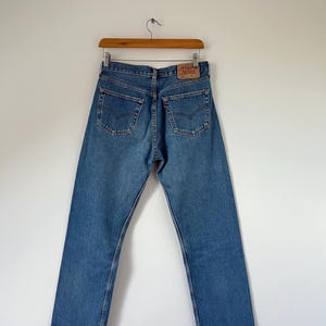 Levis 501 Vintage W30 L31 Medium Blue Wash / Straight Leg Vintage Levis 90s