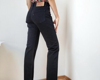 Vintage Levis 501 / W28 L30 / Vintage Black Wash Levis 90s / Classic Straight Leg - KPV 125