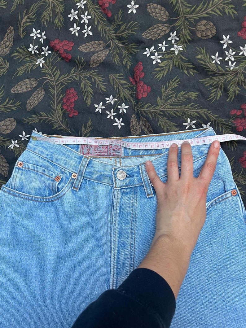Vintage Levis 901 jeans W28 L30 Light Blue Wash 90s Levis Jeans image 9