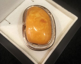 Butterscotch Egg Yolk Baltic Amber Brooch Vintage Pressed 25.28 gr