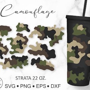 Puede incluir: Diseño de patrón de camuflaje para un vaso de 650 ml. El diseño presenta un patrón de camuflaje verde, marrón y beige. El texto "STRATA 22 OZ." está impreso debajo del vaso. El texto "SVG • PNG • EPS • DXF" está impreso debajo del vaso.