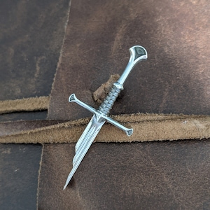 Narsil Aragorn&#39;s Sword Silver Pin Badge