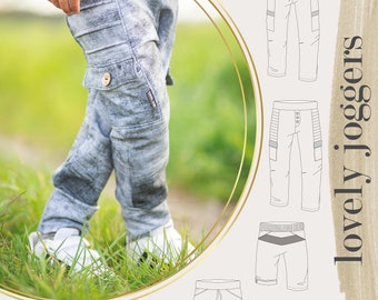 Puede incluir: Un patrón de costura para pantalones deportivos para niños, llamado "lovely joggers". El patrón incluye tres estilos diferentes de pantalones deportivos, con tallas que van desde los 74 hasta los 164 cm.