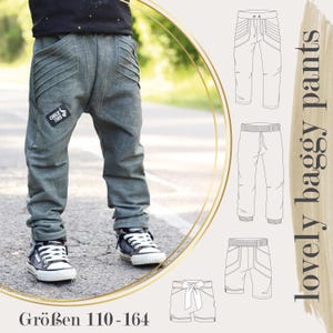 Könnte beinhalten: Ein Schnittmuster für weite Hosen in verschiedenen Stilen. Das Schnittmuster enthält Anleitungen zum Nähen von Hosen mit Kordelzugbund, Taschen und verschiedenen Beinformen. Das Schnittmuster ist in den Größen 110-164 erhältlich. Der Text auf dem Bild lautet "lovely baggy pants".