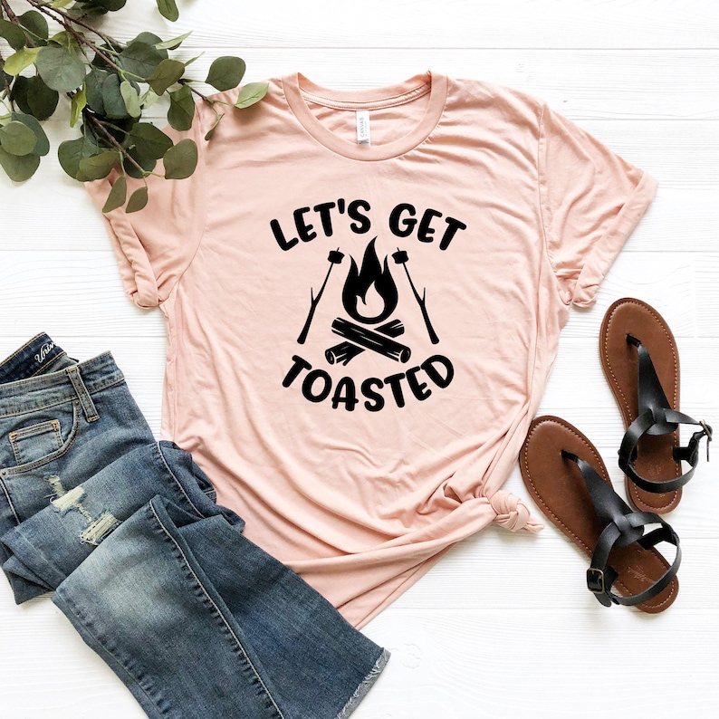 Lets Get Toasted T-Shirt | Camping Shirt | Campfire T-Shirt | S'Mores Shirt | Marshmallow Toasting Shirt | Glamping T-Shirt | Unisex Fit imagen 1