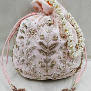 Hochzeit florale Textur Zardosi bestickt indische Hochzeit rosa Samt Potli Tasche Handtasche für Frauen | Partygeschenktüte indische Hochzeit