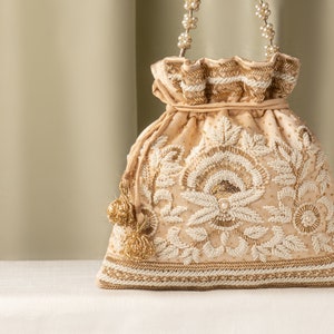 Schöne handgefertigte Braut Indien Geldbörse Potli Tasche, Perle Katdana Satin Creme Kordeltasche, Abendtasche Perlen Handtasche für Frau