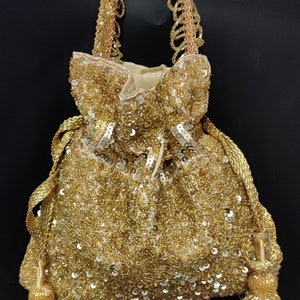 ゴールドスパンコールビーズハンドバッグ：刺繍入りシルクドローストリングイブニングバッグ