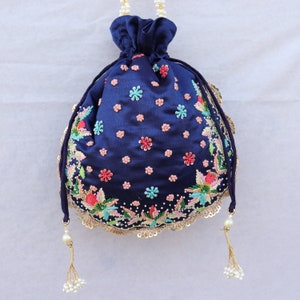 Sac à main bleu marine brodé de fleurs colorées, sac de danse pour mariage et argent, pochette de soirée en satin pour femme