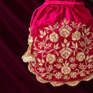 Sac à main classique en velours magenta brodé à la main Zardozi, sac pochette à cordon de luxe pour mariage, sac à main à la mode indien