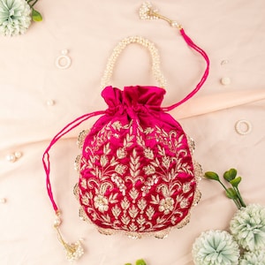 Potli pour femme brodé de sequins Zardozi en tissu velours de luxe rose magenta | Sac cadeau tendance de demoiselle d'honneur | Sac à main en velours avec cordon de serrage