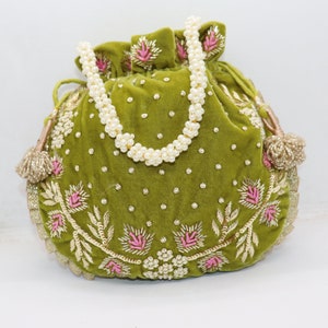 india glass bead zardosi pearl embellish moss green velvet art deco floral drawstring wedding handbag purse | bridesmaids wedding day bag