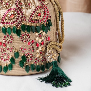 Zardozi Broderad Brudväska Potli: Indisk Bröllopsväska med Pärlor bild 4
