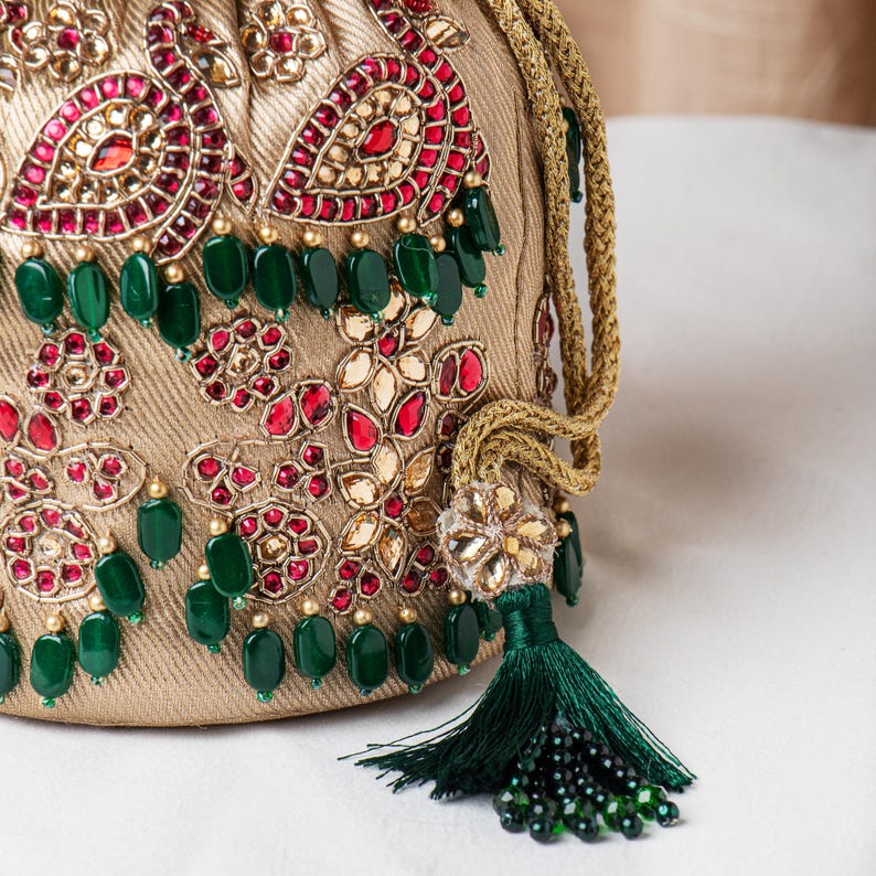 Zardozi Broderad Brudväska Potli: Indisk Bröllopsväska med Pärlor bild 4