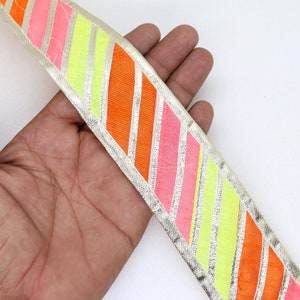 Vente en gros de 9 yards Tissu jaune orange rose Argent Gota Embellish Garniture et bordure Coudre Inde Dentelle Garniture, Conception de ruban pour l’artisanat