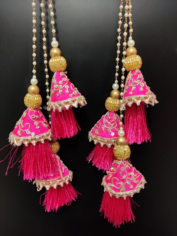 Earrings for pink sale lehenga