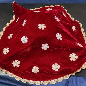 Handmade Red Velvet Pooja Thali Cover: Golden Applique, Beaded Plate Cover (12&quot;)