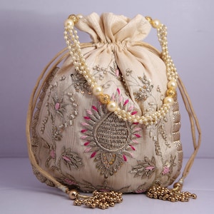 Beautiful Fine Handcrafted Golden Zar-Dousi Work Traditional Indian Wedding Potli Bag Women&#39;s Handbag For Party Events