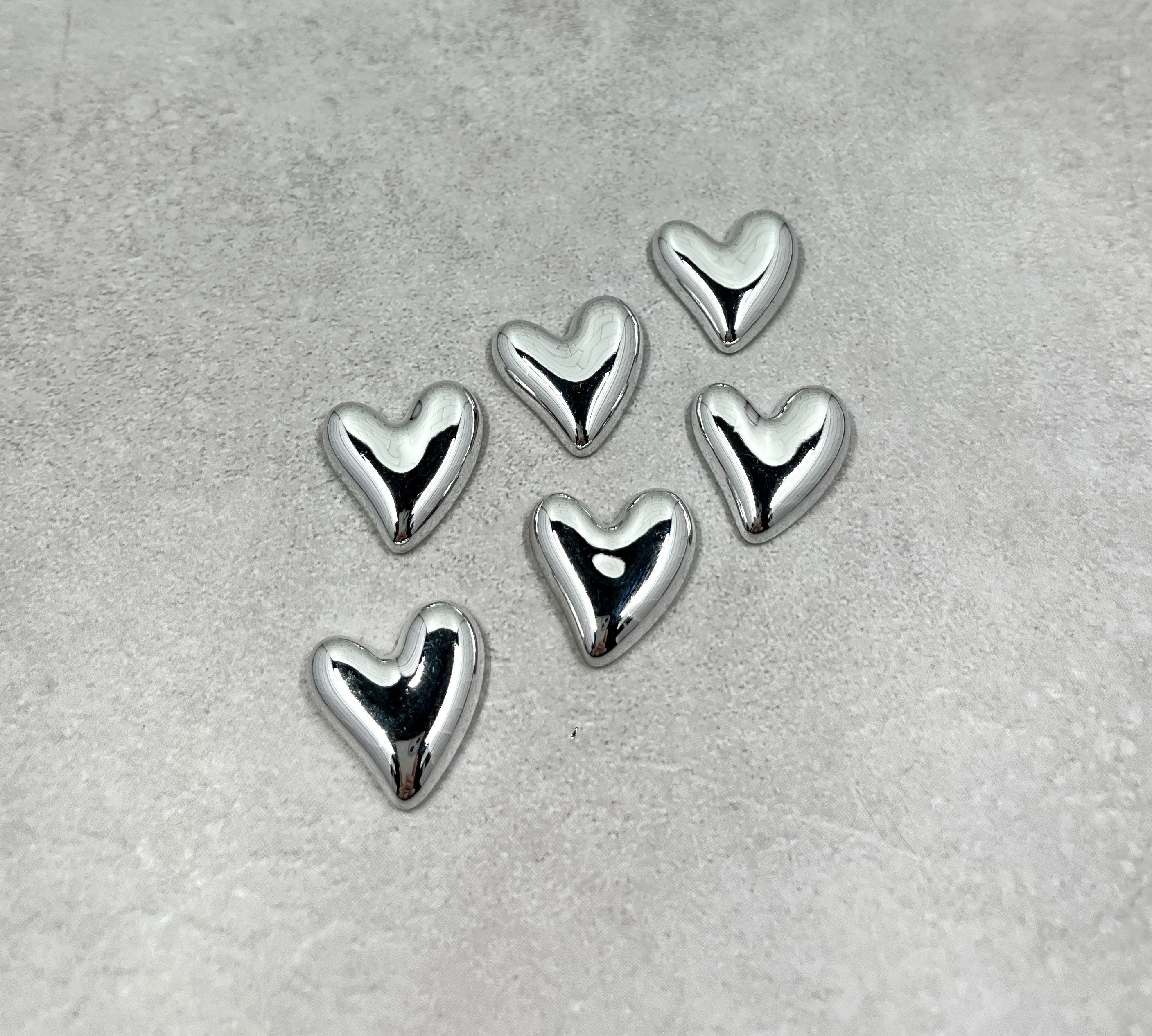 100 ciondoli a forma di cuore colorato in resina con retro piatto