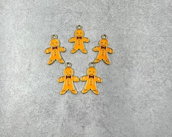 5 gingerbread man charms