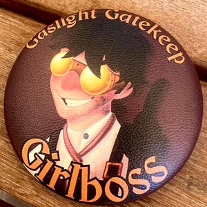 Ygor: poortwachter, gaslicht, girlboss-knop