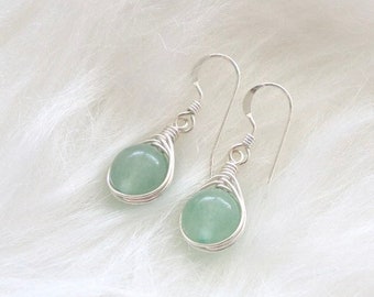 Boucles d'oreilles en aventurine verte, boucle d'oreille enroulée de fil de fer, boucle d'oreille en argent sterling, boucle d'oreille en pierre précieuse naturelle, boucles d'oreilles pendantes vertes, goutte de quartz vert