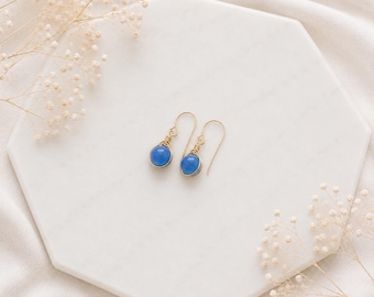 Blue agate earrings, sapphire blue wire wrapped earrings, gold filled earring, natural gemstone earring, blue dangle earrings, boho earrings