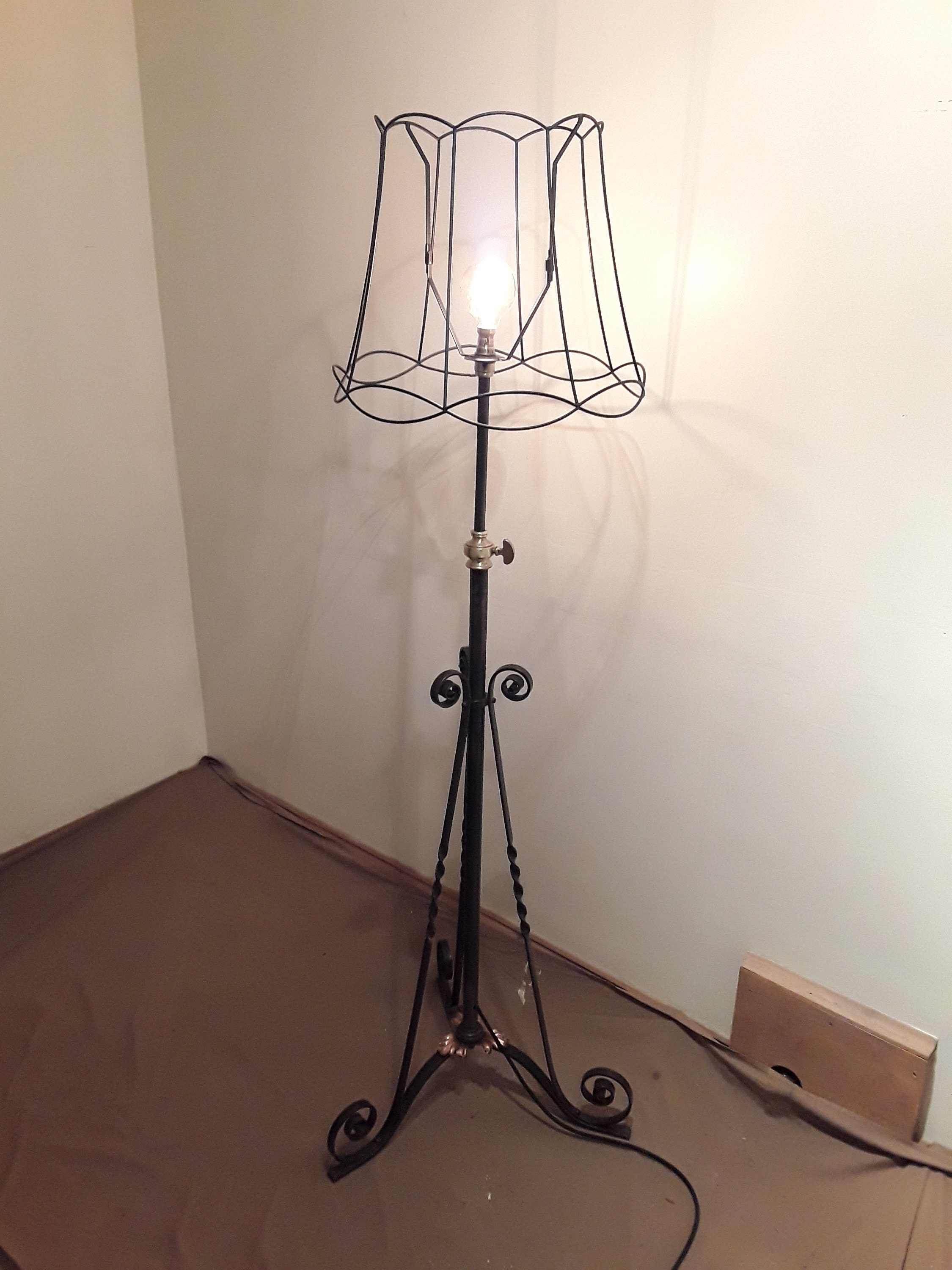 Wrought Iron Telescopic Floor Lamp With Small Copper Petal Details