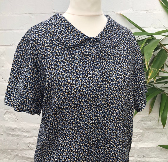 Peter Pan collar floral blouse