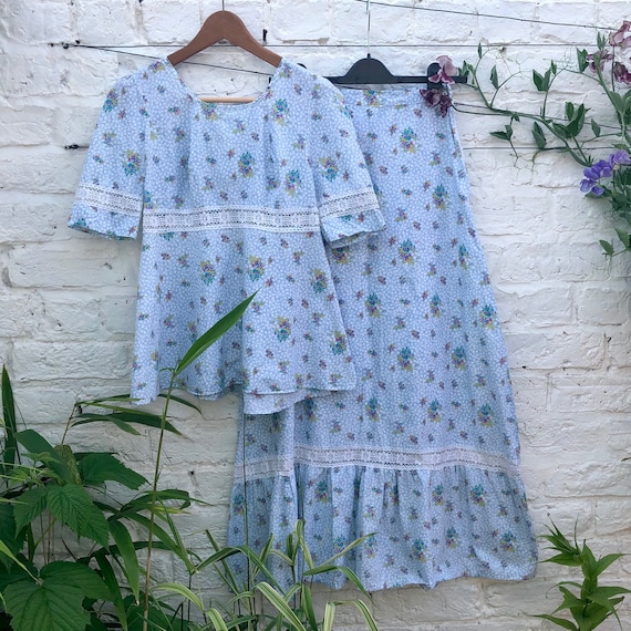 1970s floral two piece size 8