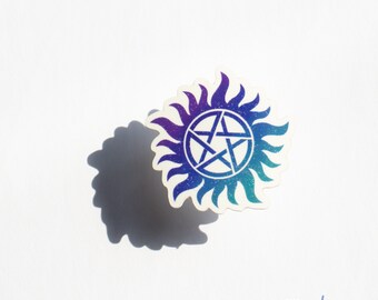 Pegatina impermeable inspirada en SPN (azul/morado)