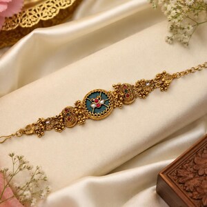 Königliches Erbe Kundan Bettelarmband, Antikes Goldbraut Armband, Smaragd Stein ethnischer Schmuck, Hochzeit festliches Geschenk