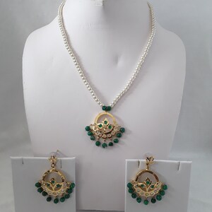 Conjunto de joyas Jadau de Hyderabadi: collar de perlas y pendientes Chandbali imagen 2