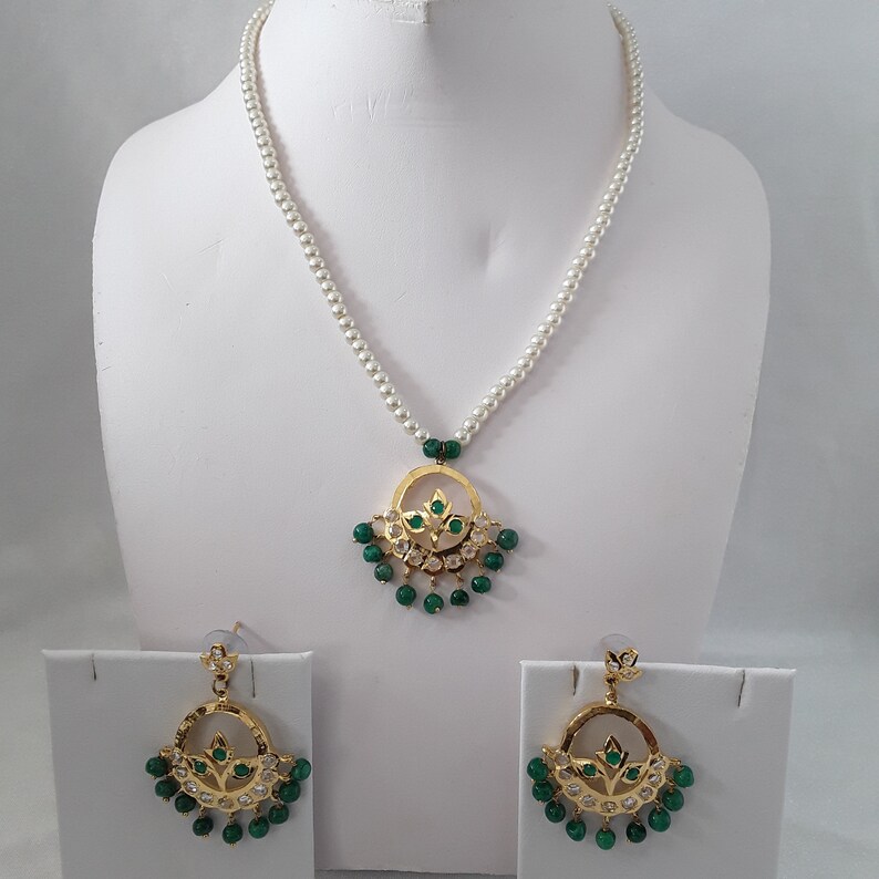Conjunto de joyas Jadau de Hyderabadi: collar de perlas y pendientes Chandbali imagen 2