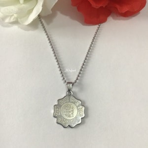 Islamic Muslim Flower Shape Stainless Steel Platinum Plated Allah Four Qul Necklace Pendant, Religious Pendant Necklace, Arabic Calligraph