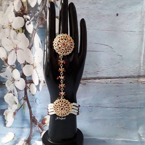 Sakshi Bridal Kundan Jadau Bracelet with Pearls – AryaFashions