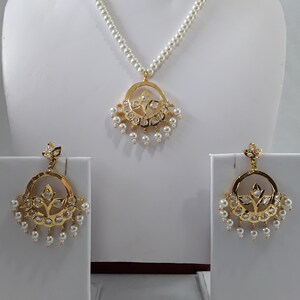 Conjunto de joyas Jadau de Hyderabadi: collar de perlas y pendientes Chandbali imagen 8