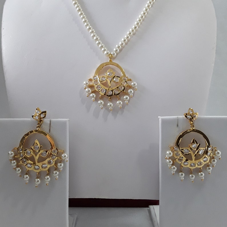 Conjunto de joyas Jadau de Hyderabadi: collar de perlas y pendientes Chandbali imagen 8