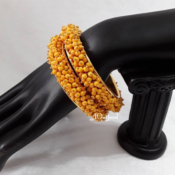 Gajra sale bangles online